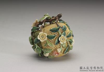 图片[2]-Carved openwork ivory box in the form of a plum, 18th century, Qing dynasty-China Archive